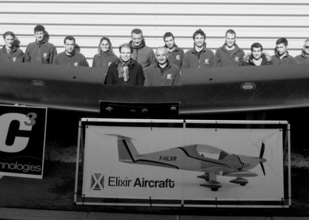 Une aile one-shot pour l’avion biplace Elixir