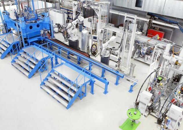 New shuttle mold carrier complements lightweight construction TechCenter of KraussMaffei