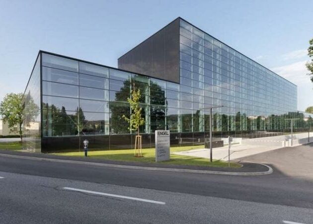 Engel Austria launches a technology center for smart factory