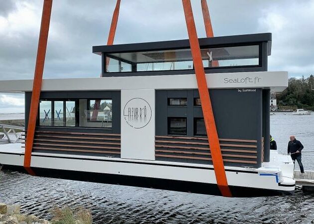 House Boat SeaLoft