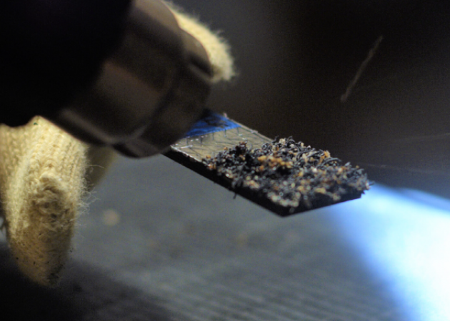 Dismantlable joints that can be separated quickly and cheaply using a simple heat source