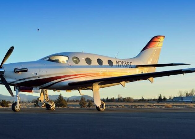 Epic Aircraft delivers first two E1000 all composite, single-engine turboprop aircraft