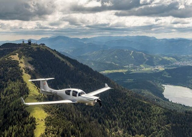 The DA50 RG, an all carbon fiber 5 seats aircraft with retractable gear