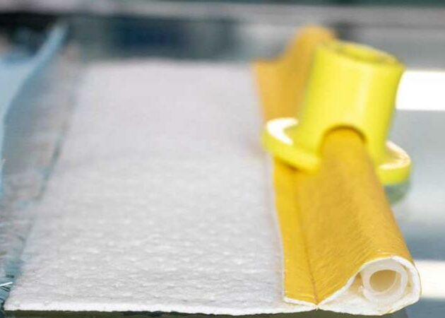 A vacuum line that avoids overconsumption of resin