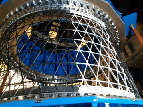 One-shot manufacturing of cylindrical lattice structures for satellite applications