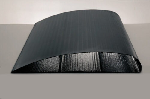 Co-cured wing structure