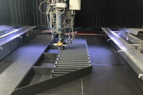 Cincinnati, Inc. utilise BAAM pour produire un objet imprimé en 3D multi-matériaux monolithique
