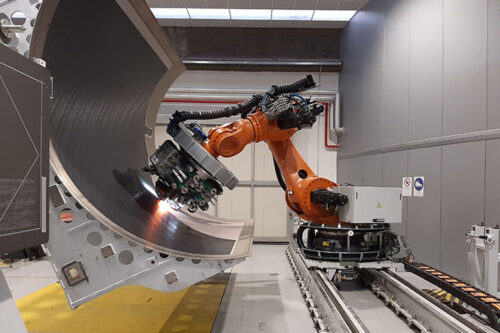 Human/robot collab zips up production rates