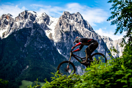 NAWAStitch change la donne pour les roues en fibres de carbone des VTT de course du syndicat Santa Cruz