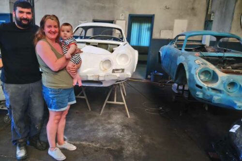 Maxime et Kathleen Forelle voudraient bien perpétuer cette tradition et donner, plus tard, le flambeau à leur fils Adam. (©L’éclaireur du Vimeu)
