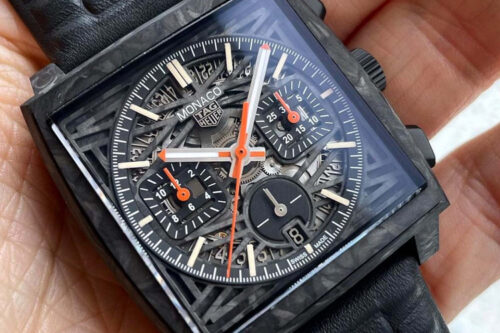TAG Heuer revisite l'emblématique montre Monaco en carbone pour Only Watch