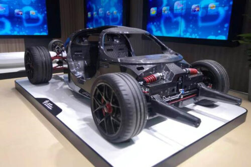 Apollo manufactured an all-carbon monocoque chassis