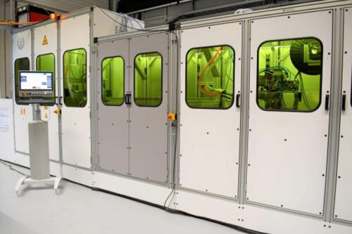 © AZL | The AZL Ultra-Fast Consolidator Machine and one of the injection molding machines at the AZL Machine Laboratory