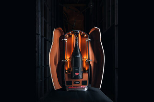 Bugatti et Champagne Carbon dévoilent « La Bouteille Noire »