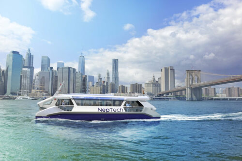 Fuel cell Nep Shuttle can quickly carry passengers in French waterways
