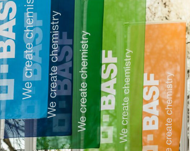 BASF achieves strong earnings growth in full year 2021