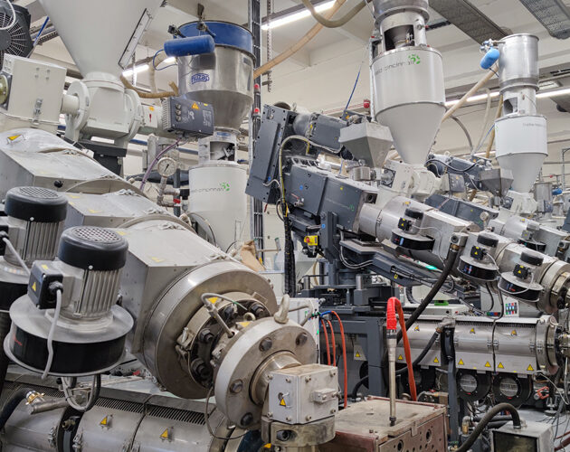 Polish profile manufacturer expands with space-saving extrusion solution