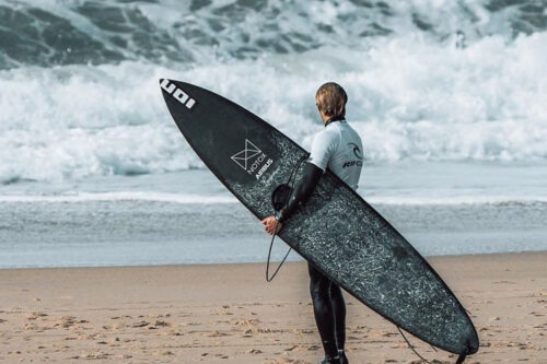 Notox combines upcycled carbon fibre from Airbus with bio-resin to create new sustainable R-Carbon surfboards