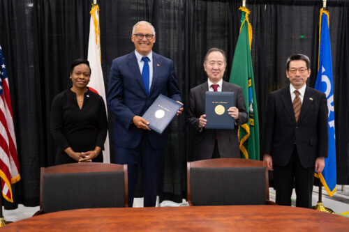 Extending the Memorandum of Cooperation between the Government of Japan and the State of Washington on Economic and Trade Relations