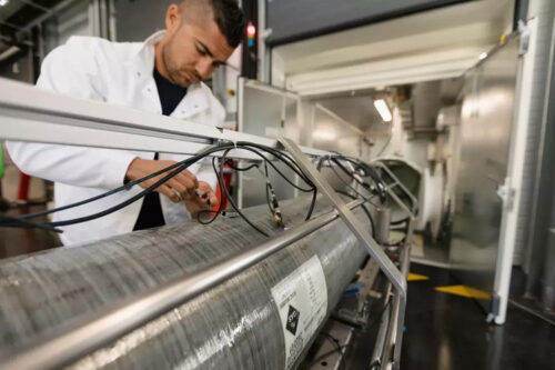 Faurecia supplies HYVIA with its next generation hydrogen storage solutions