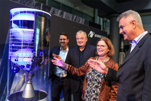 Standing from left to right: Ulrich Scheib, MTA; Karl Heinz Servos, ArianeGroup; Rudiger Albat, ESA; and Kristina Vogt, Bremen Senator for Economy, Labour and Europe @ArianeGroup/Hill Media/Frank T. Koch