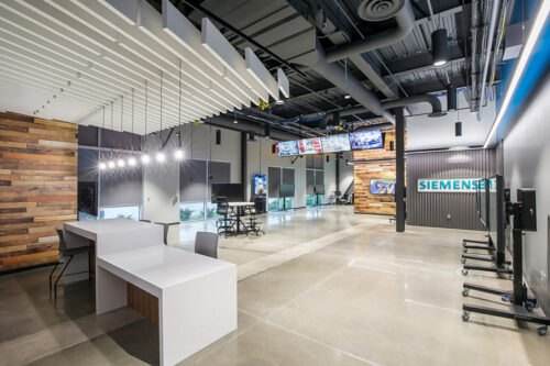 Siemens' eXplore Live space is a 3,000 square-foot area dedicated to hands-on learning opportunities for companies looking to modernize, reshore, localize, or regionalize their operations in North America