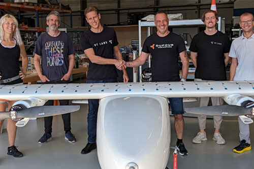 Left to right: Jasmine Kent (CTO Dufour Aerospace), Andy Lee (Lead Engineer Stress Dufour Aerospace), Giovanni Cavolina (CCO 9T Labs), Simon Bendrey (Head of Design Dufour Aerospace), Hannes Schütte (Sales Manager 9T Labs), Matteo Arnoldi (Technical Program Manager 9T Labs)‍