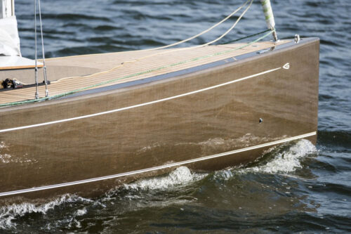 A life on the ocean waves with sustainable flax