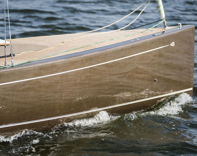 A life on the ocean waves with sustainable flax