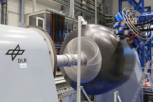 In the joint project with the DLR Institute of Lightweight Systems in Stade, the STAXX Flex 16-tow laying head was able to demonstrate its industrial performance.