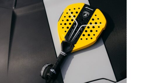 La raquette de padel co-créée par Babolat et Automobili Lamborghini