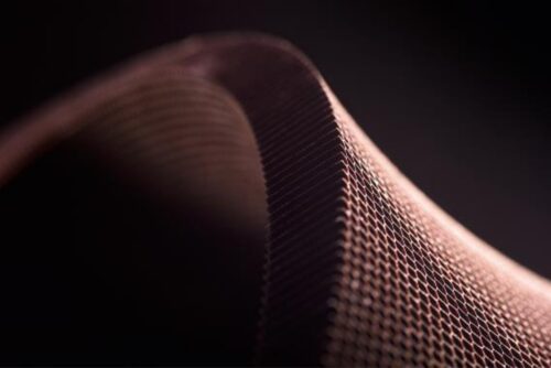 Cormaster® honeycomb material, made from aramid paper, has outstanding mechanical strength and minimal weight. Photo: Schütz